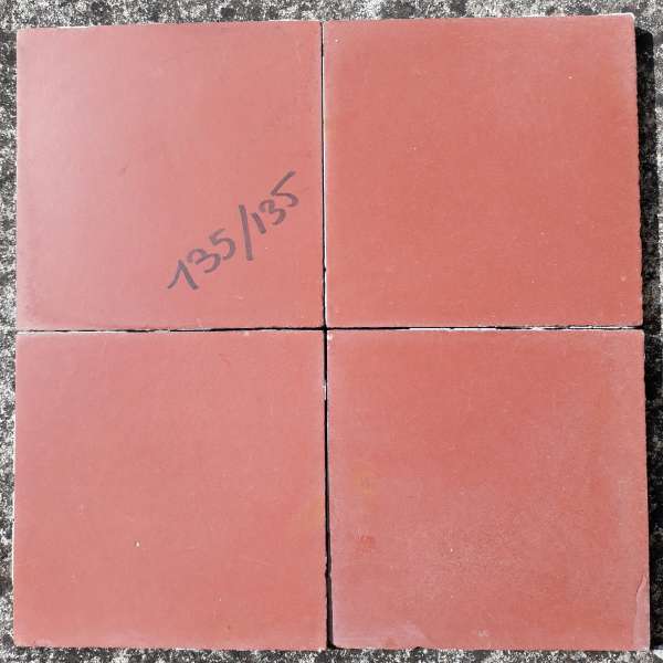 tomettes anciennes de faible épaisseur carrées 13.5x13.5 cm rouge