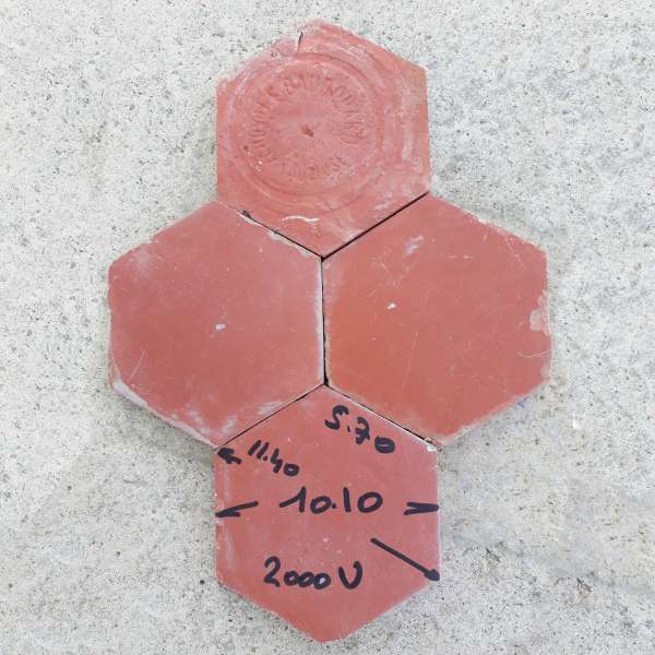 petites tomettes hexagonales 10x10 d'époque couleur rouges origine salernes