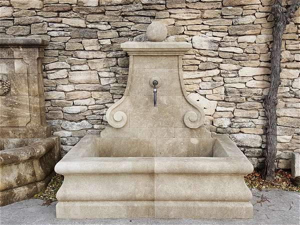 Fontaine de jardin en pierre naturelle