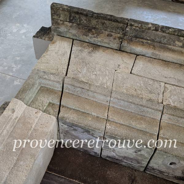 Encadrement de porte d'entrée en pierre ancien